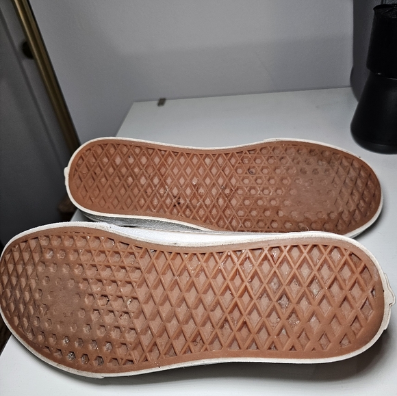 VANS - Picture 6 of 7